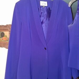 Le Suit Women's  Jacket,shell , Skirt Included ...3 Pc Suit..skirt Lenth 26inchs